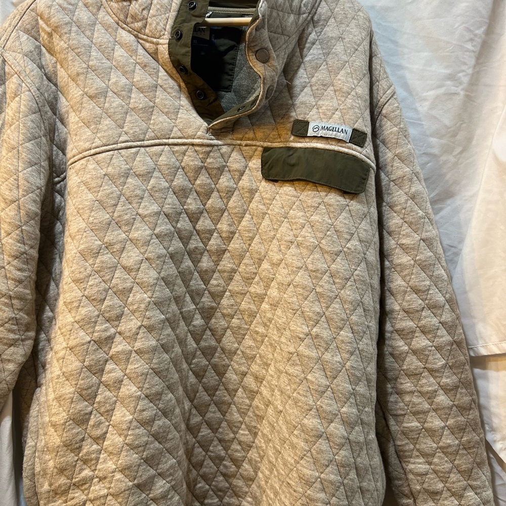 Magellan sweater